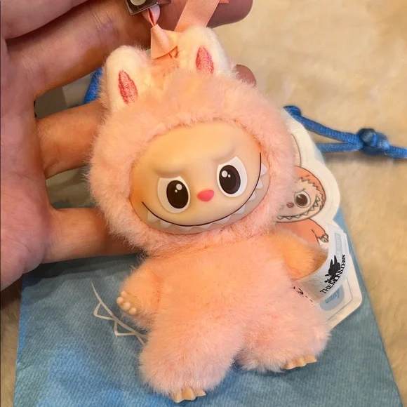 pop mart pin for love labubu - U - Picture 2 of 8